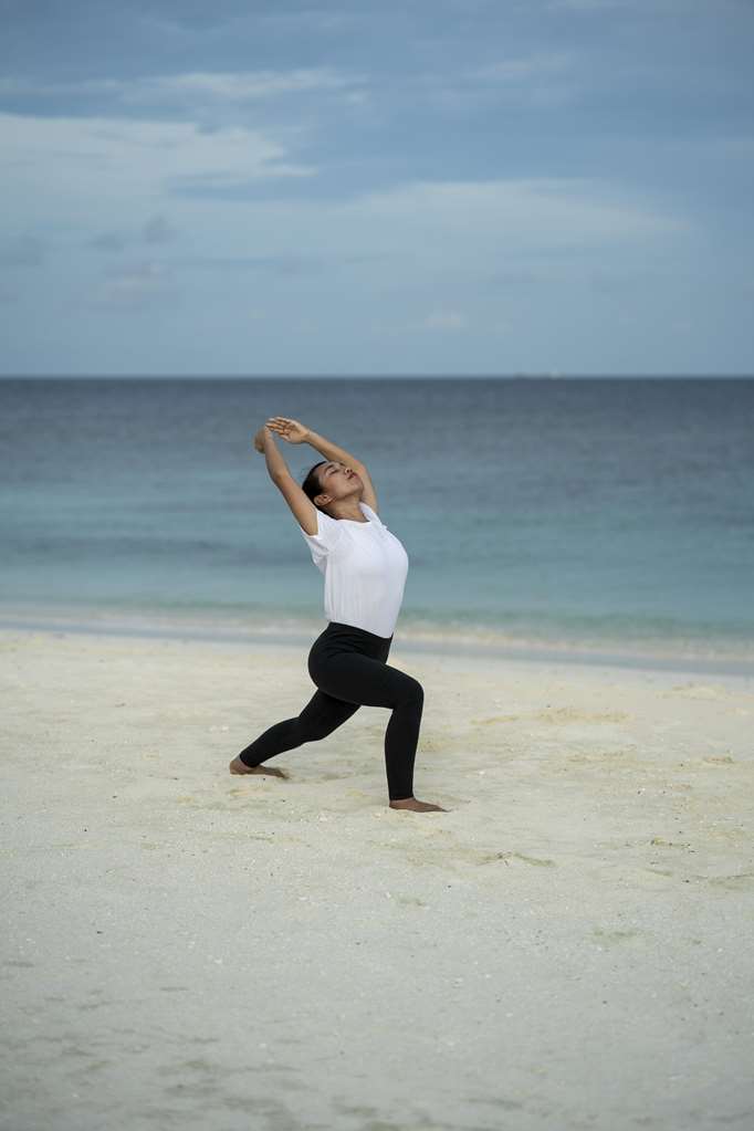 BT Vabbinfaru Beach Yoga