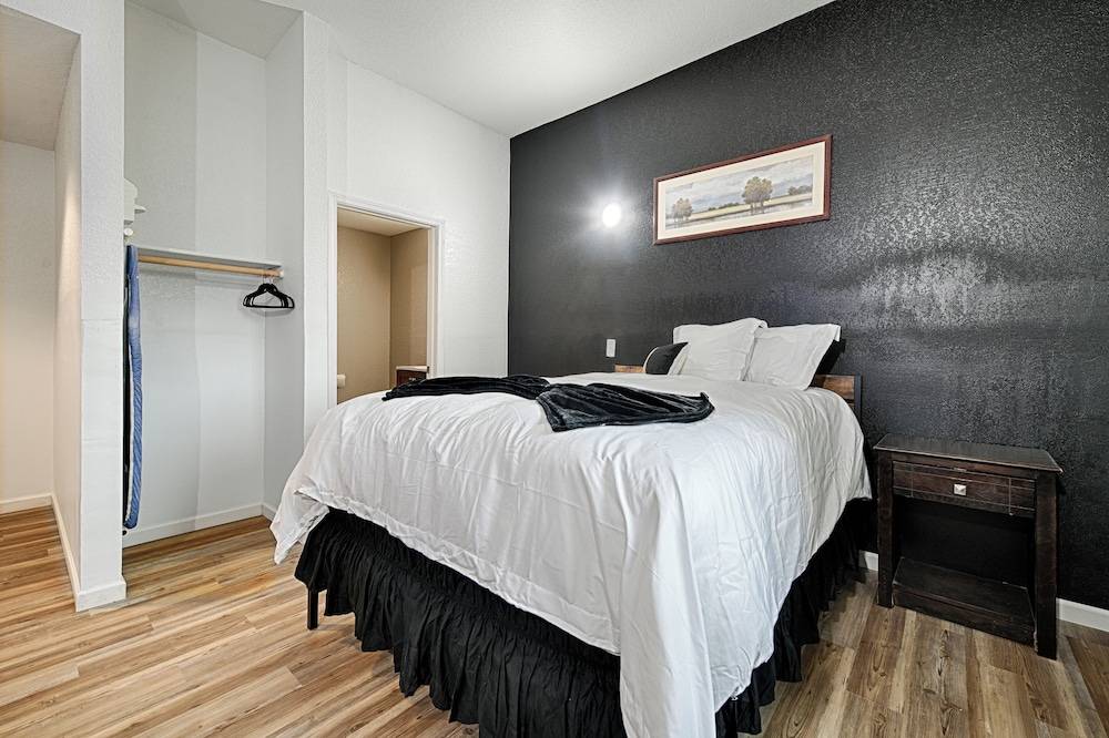 Hotel Dilley Grand - photo 4