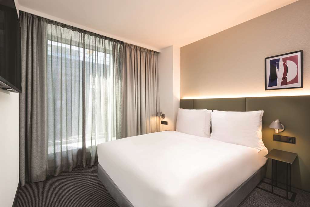 adina apartment hotel hamburg speicherstadt two bedroom king