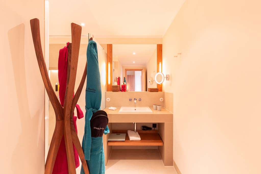 Orania bath room right Fridolin Full high res