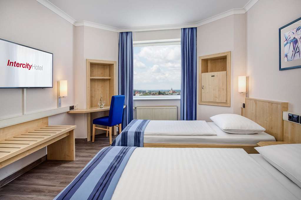 IntercityHotel Freiburg, Germany - Business Room Twin
