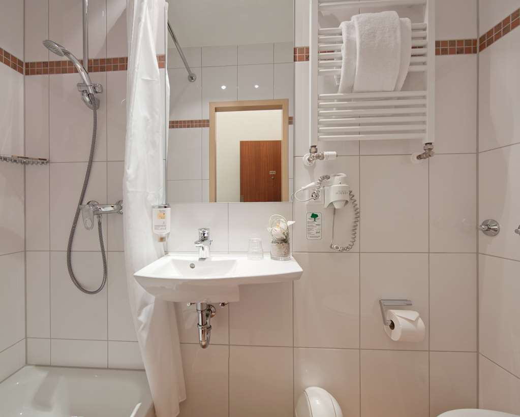 Bathroom-Novum Hotel Graf Moltke Hamburg