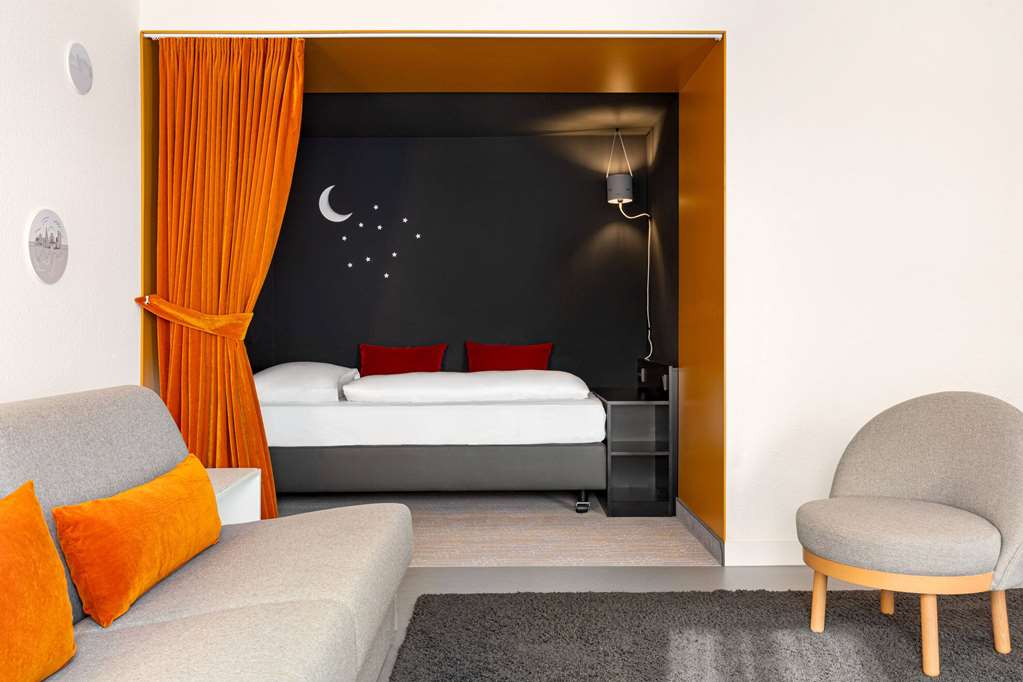 Guest room