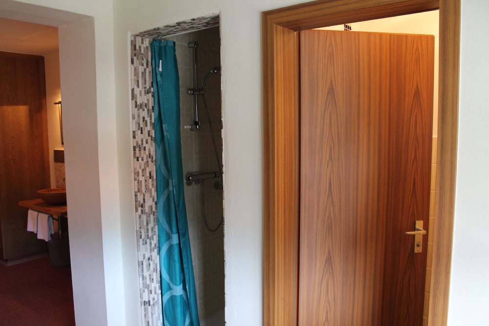Bathroom amenities