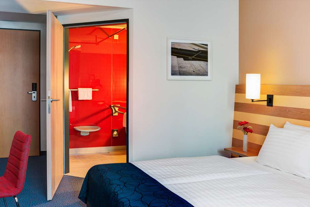 IntercityHotel Frankfurt Airport, Germany, handicapped room