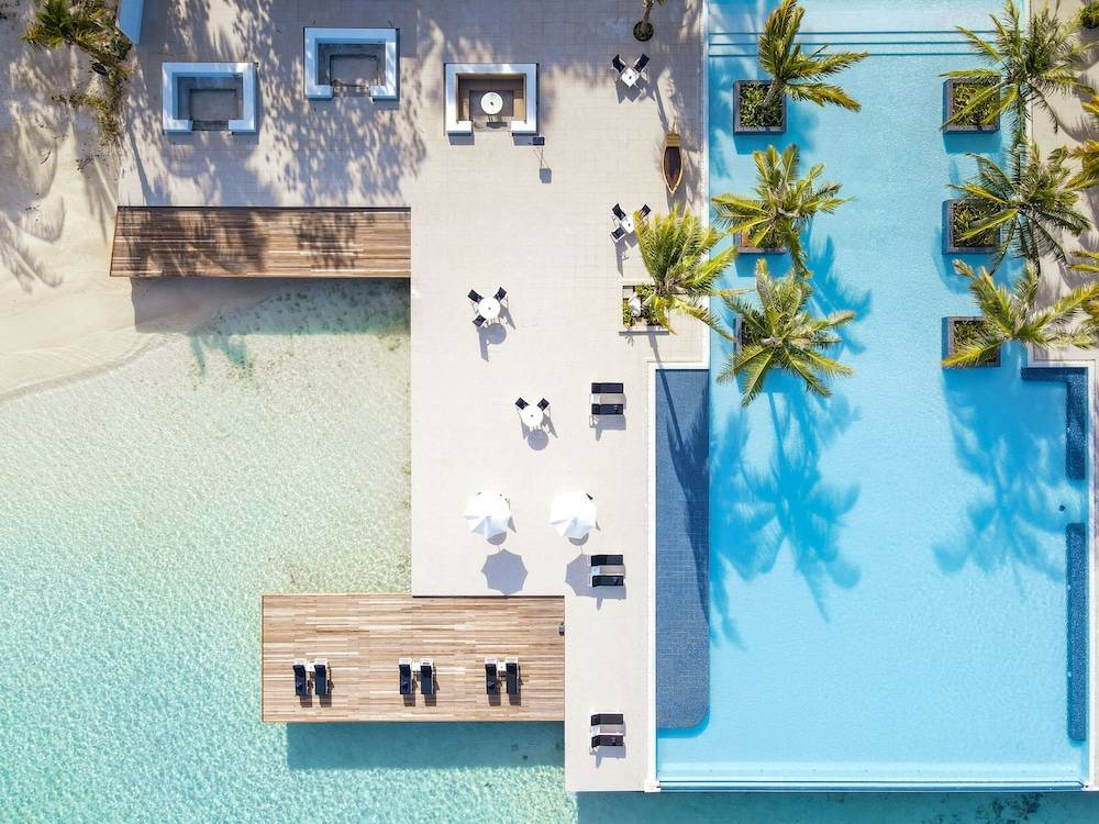 Infinity pool