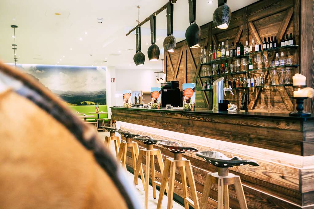 Alpine Bar / Cocoon Hauptbahnhof