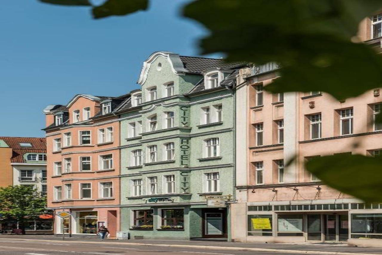 City Hotel