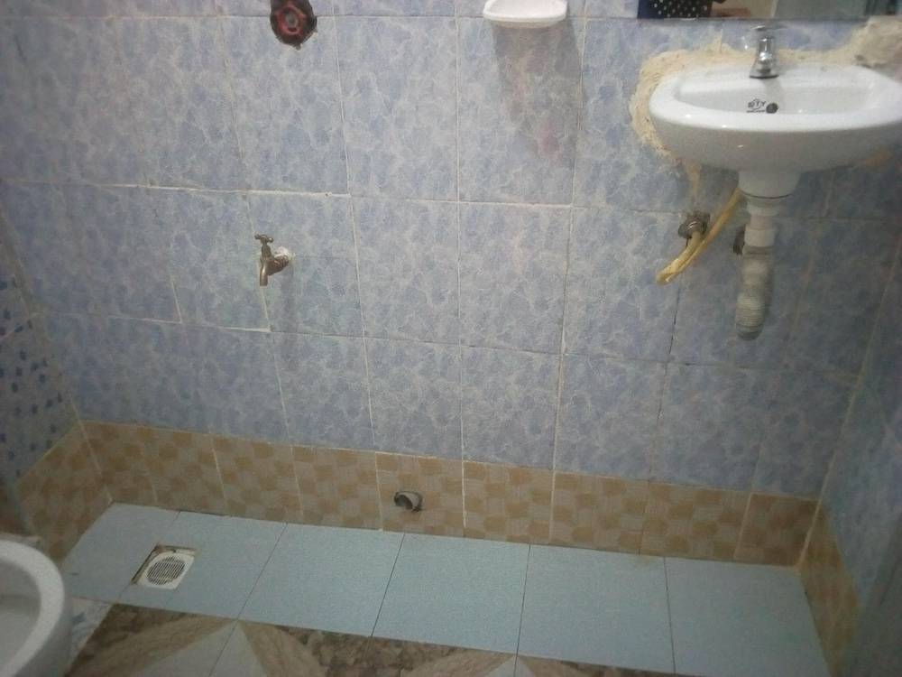 Bathroom sink