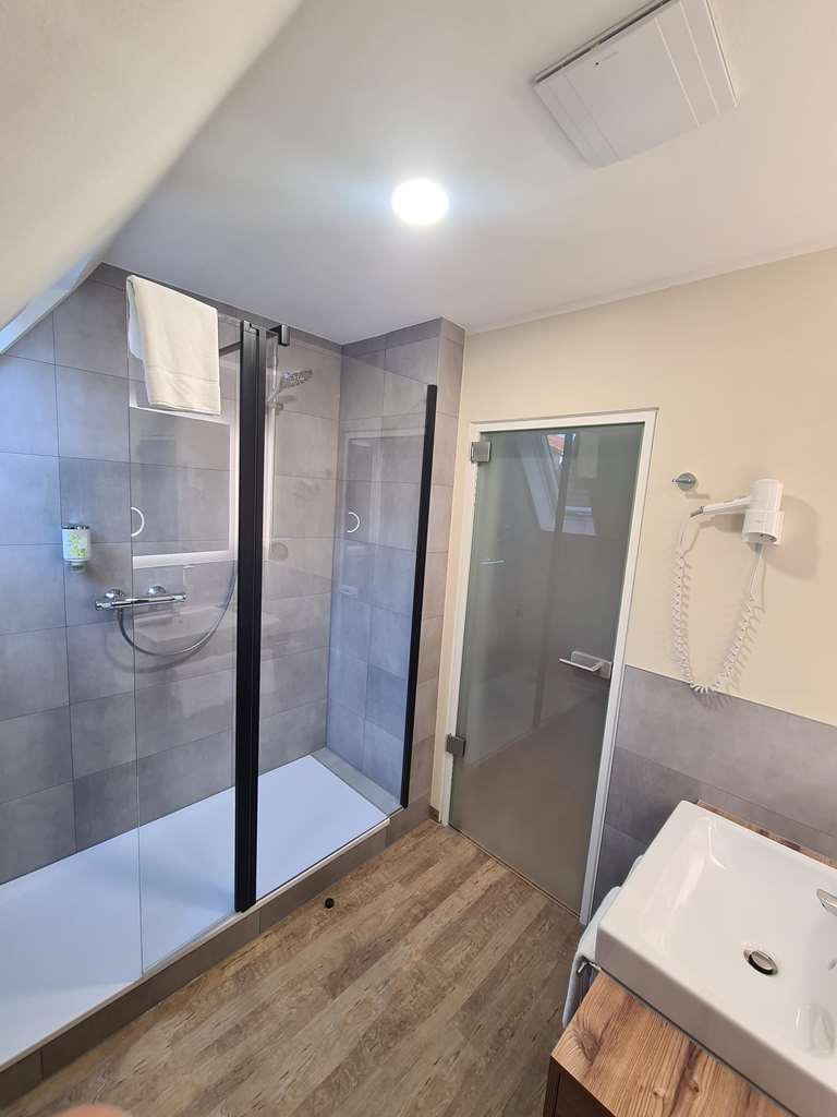 Triple room side house - bathroom