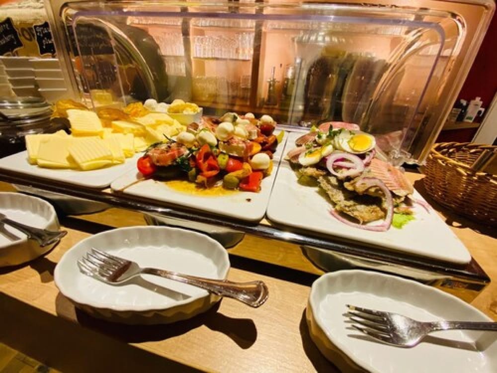 Breakfast buffet