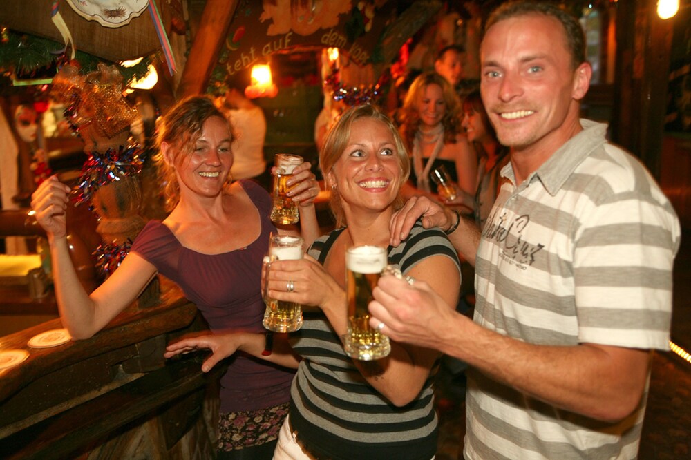 Hotel Bar