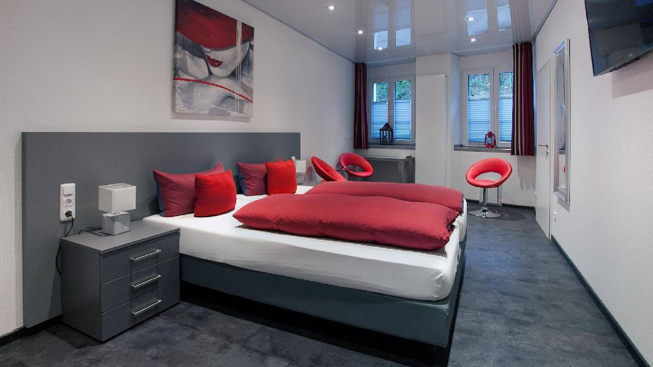 Guest room