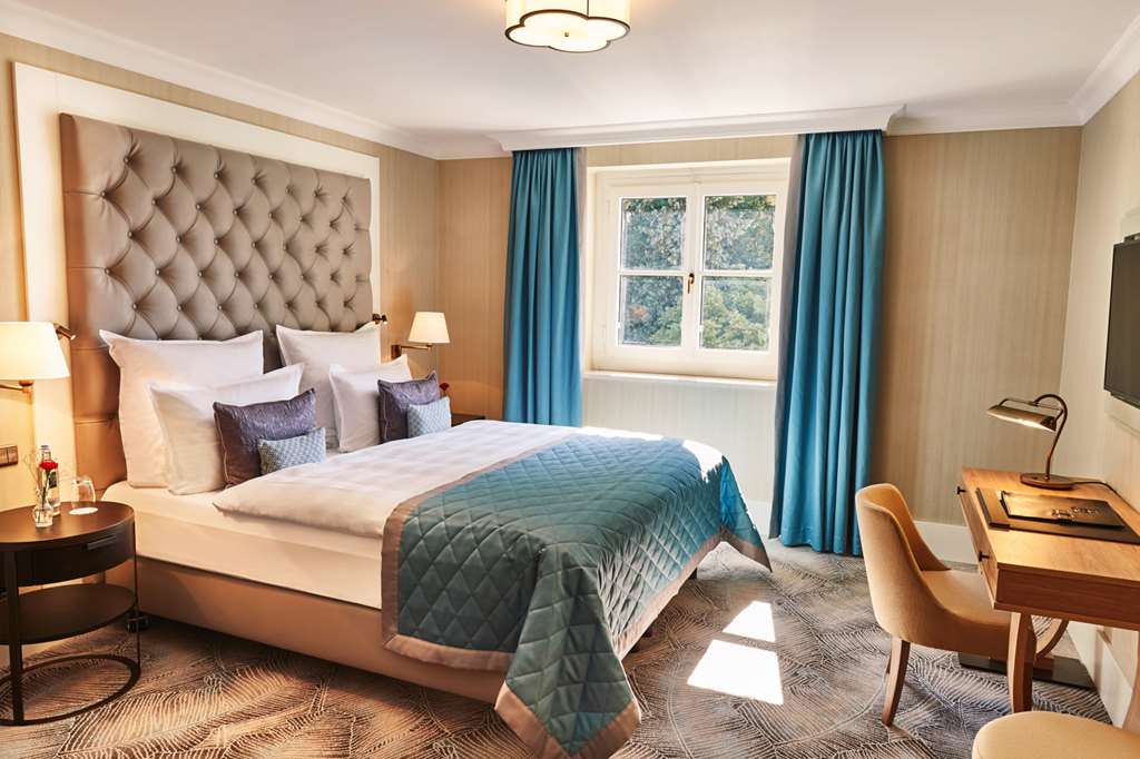 Steigenberger Grandhotel Petersberg, Koenigswinter/Bonn, Germany - Deluxe Room