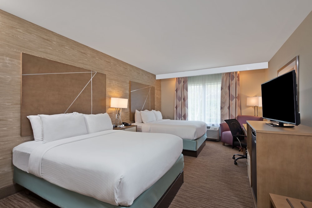 Holiday Inn Express & Suites New Cumberland an IHG Hotel - photo 5