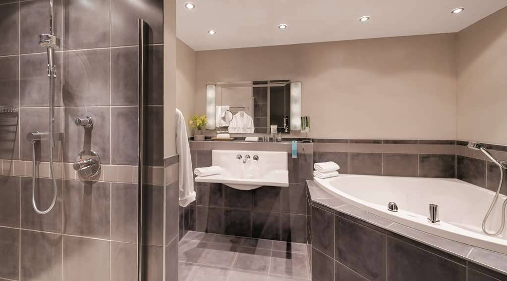 bathroom suite  hotel central hof