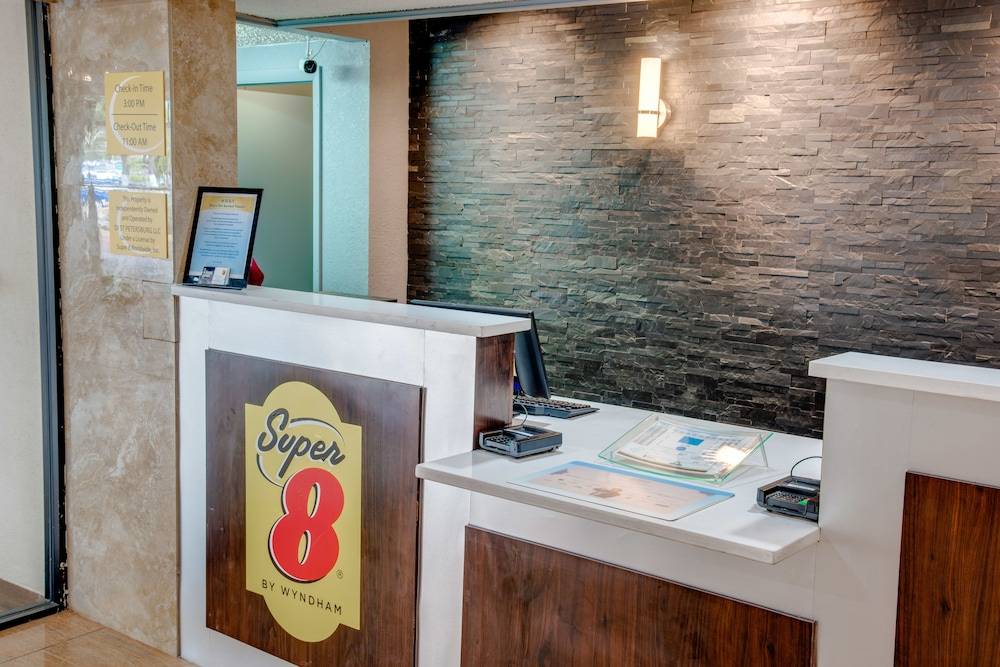 Super 8 by Wyndham St. Petersburg - photo 2