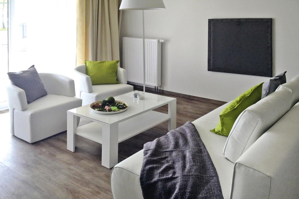 Aparthotel by Lake Heidensee With Boat Rentals