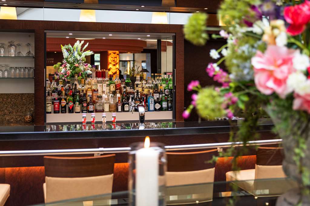 Steigenberger Hotel De Saxe, Dresden, Germany - bar/lounge