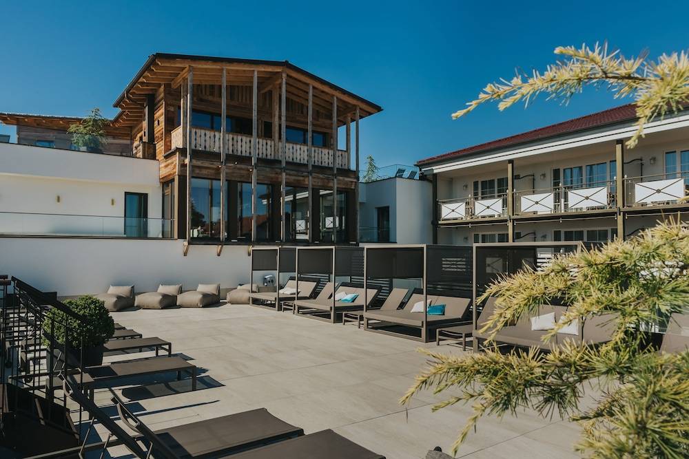 Sundeck