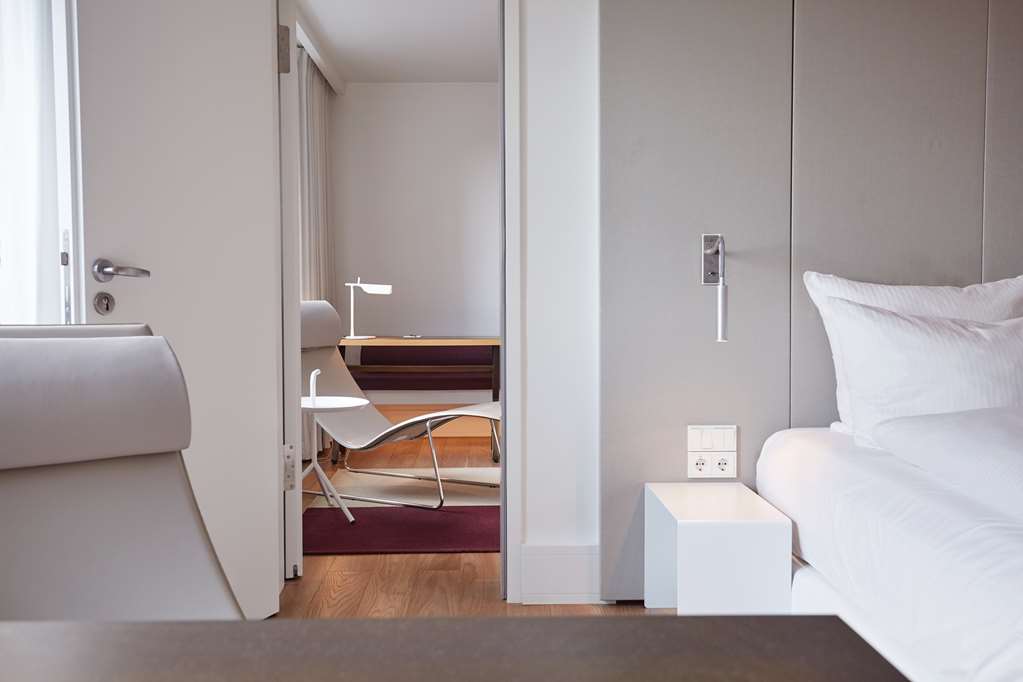 Scandic Frankfurt Museumsufer rooms standard family KR door open detail