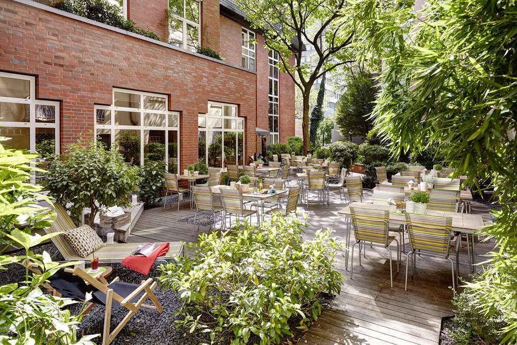 Lindner Hotel Cologne City Plaza part of JdV by Hyatt