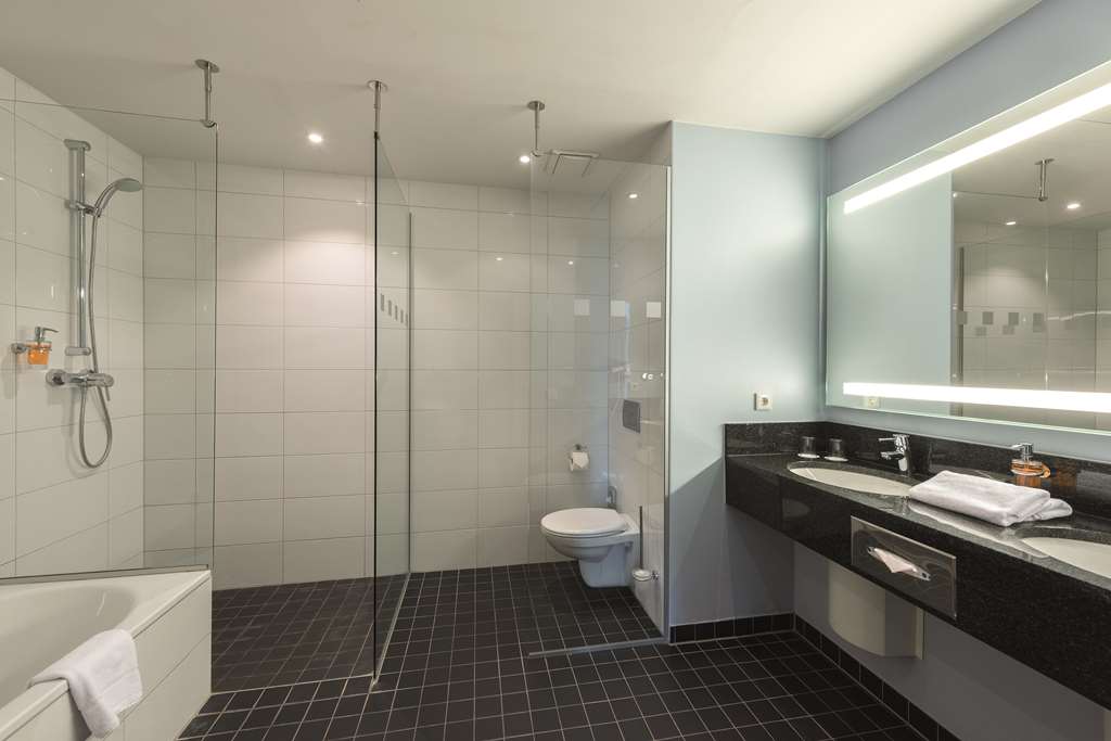 seminaris campushotel berlin suite bathroom high