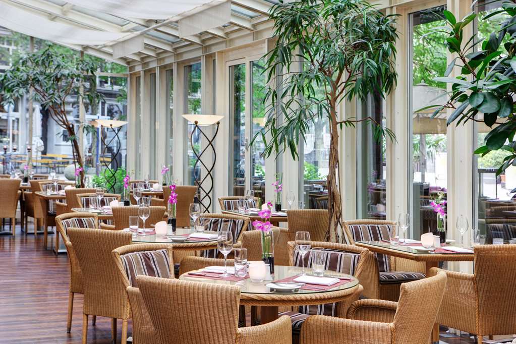 Steigenberger Hotel Hamburg, Germany - Bistro am Fleet winter garden
