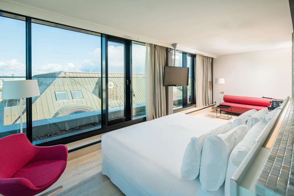 BHAMB ROOM