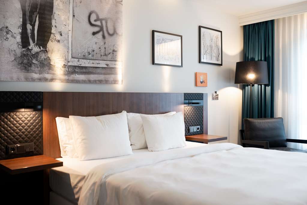 Suite Bedroom