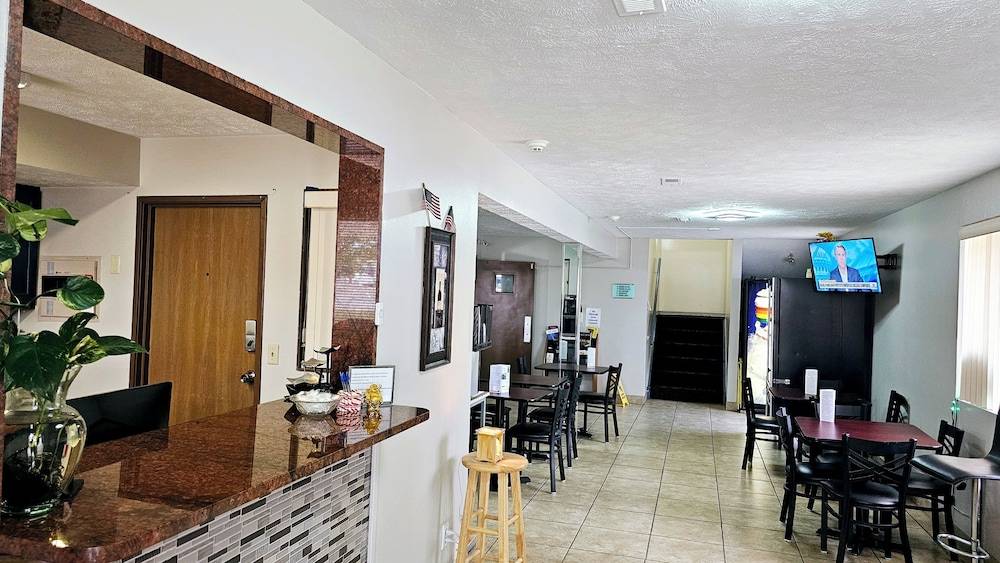 Budgetel Inn and Suites - photo 3