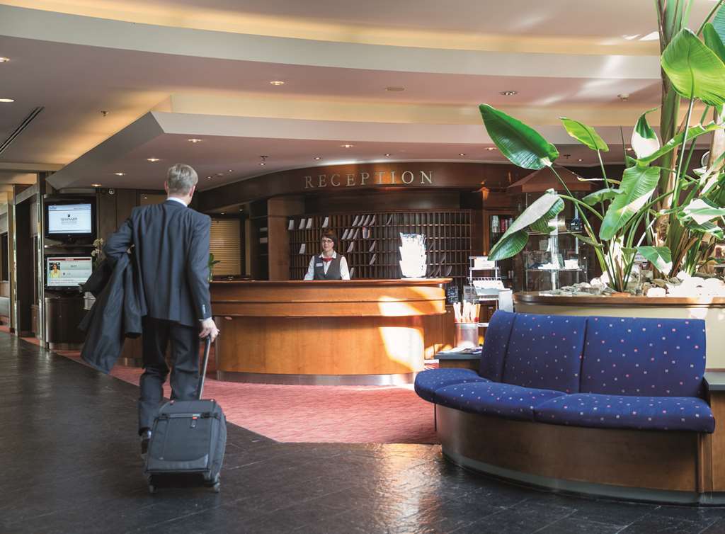seminaris seehotel potsdam lobby reception desk high