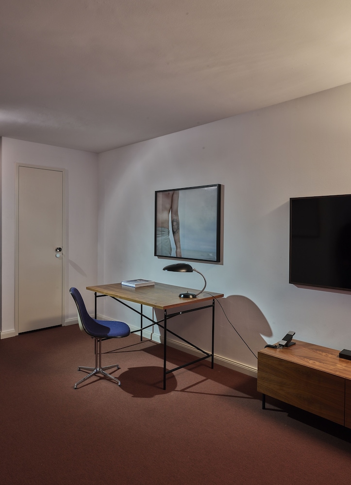 In-room business center