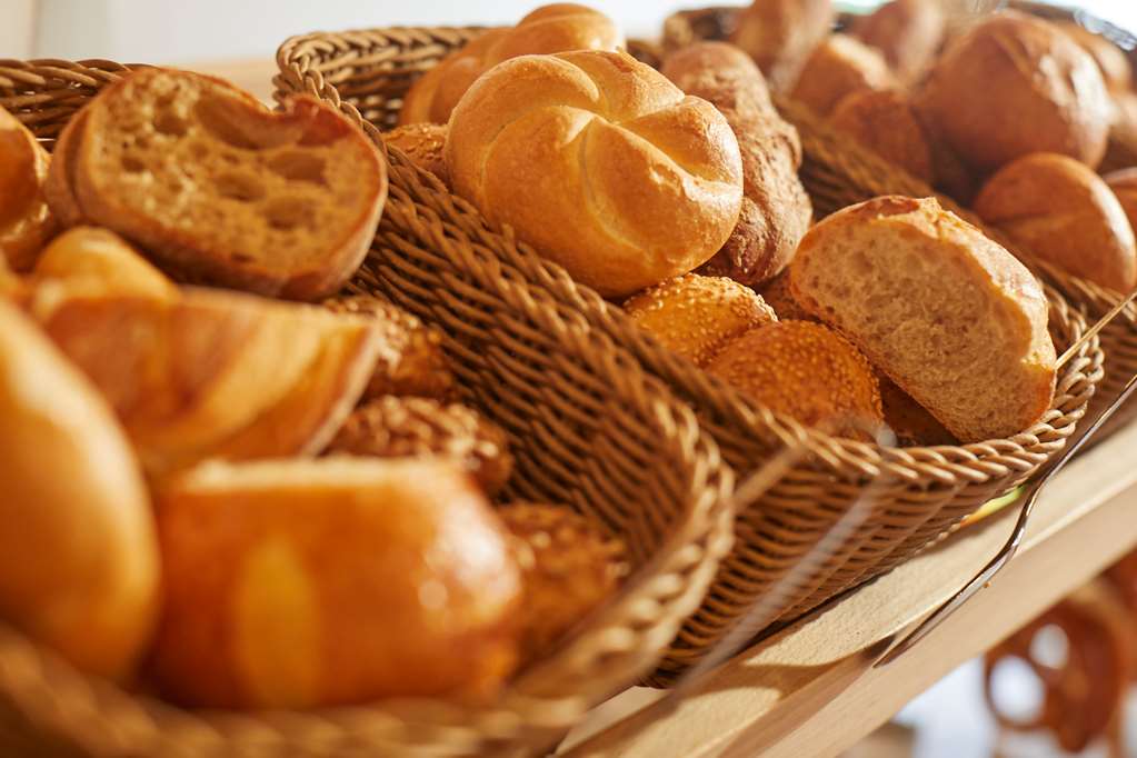 Restaurant Breakfast