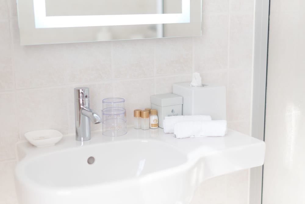 Bathroom sink