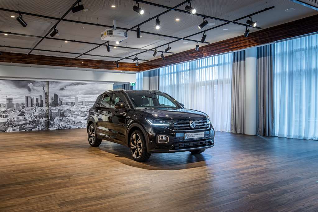Atelier meeting room car presentation