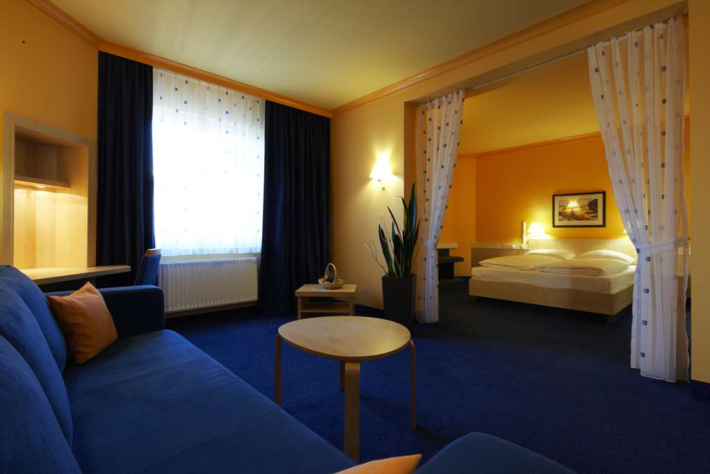 IntercityHotel Kassel, Germany - Junior Suite