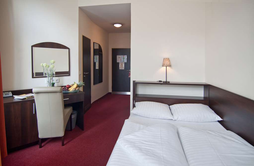 Queensize room Novum Hotel Eleazar Hamburg