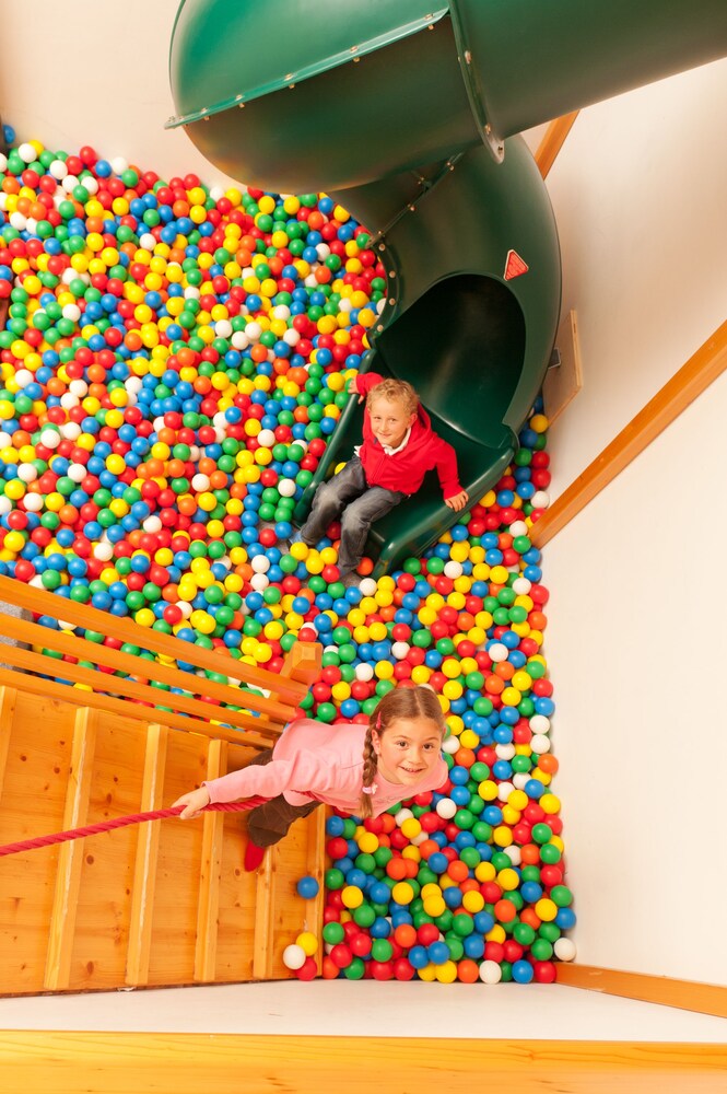 Childrens Play Area - Indoor