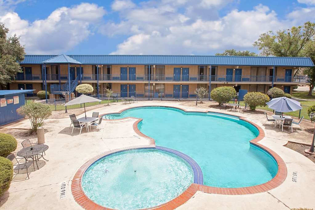 Days Inn by Wyndham Bay City - featured photo
