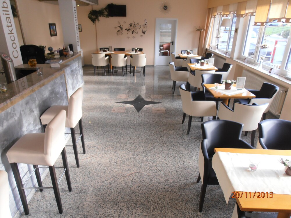 Hotel Bar