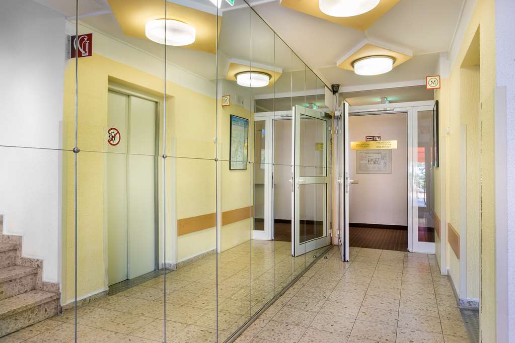 Entrance TOP acora Hotel Dusseldorf
