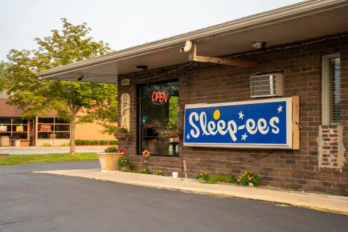Sleep Ees Inn Saginaw - photo 3