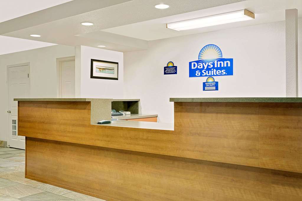 Days Inn & Suites by Wyndham Needles - photo 2