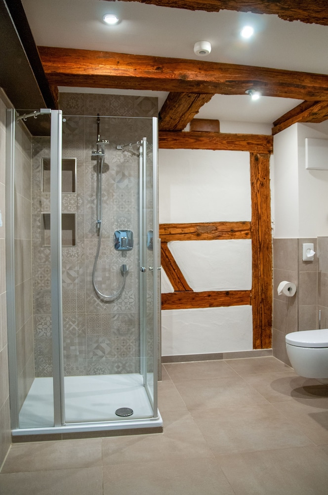 Bathroom shower