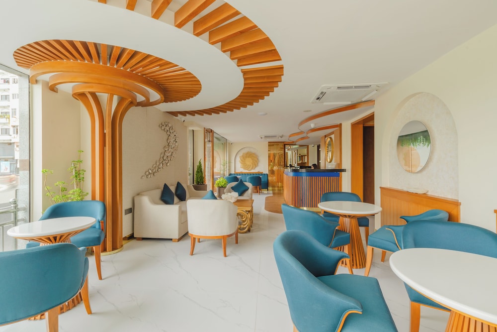 UMET Seaview Hotel with Free Airport Pick up and Drop T&C Apply