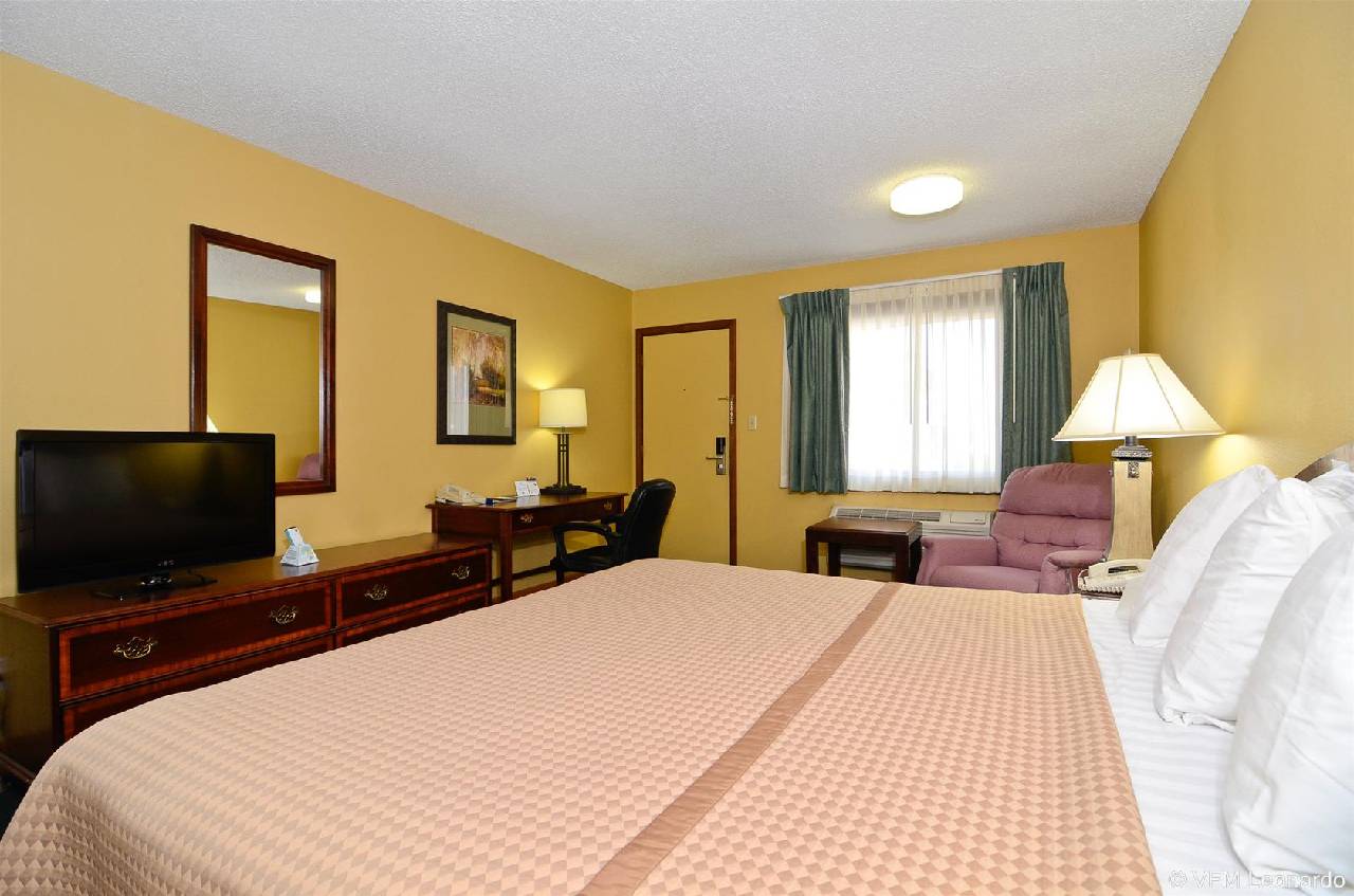 Americas Best Value Inn Iola - photo 2