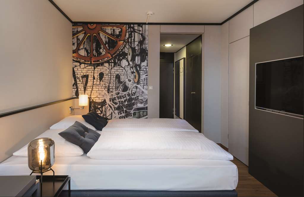 seminaris hotel lueneburg standard room bed view high
