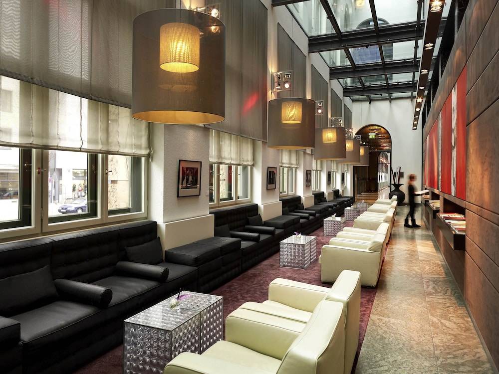 Hotel Bar