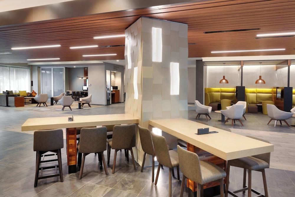 Courtyard by Marriott Los Angeles LAX Hawthorne - photo 2